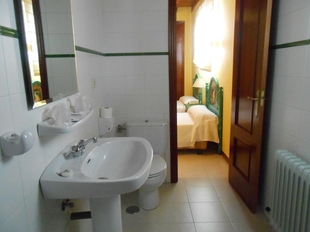 Hostal Burgos Torrecaballeros Eksteriør billede