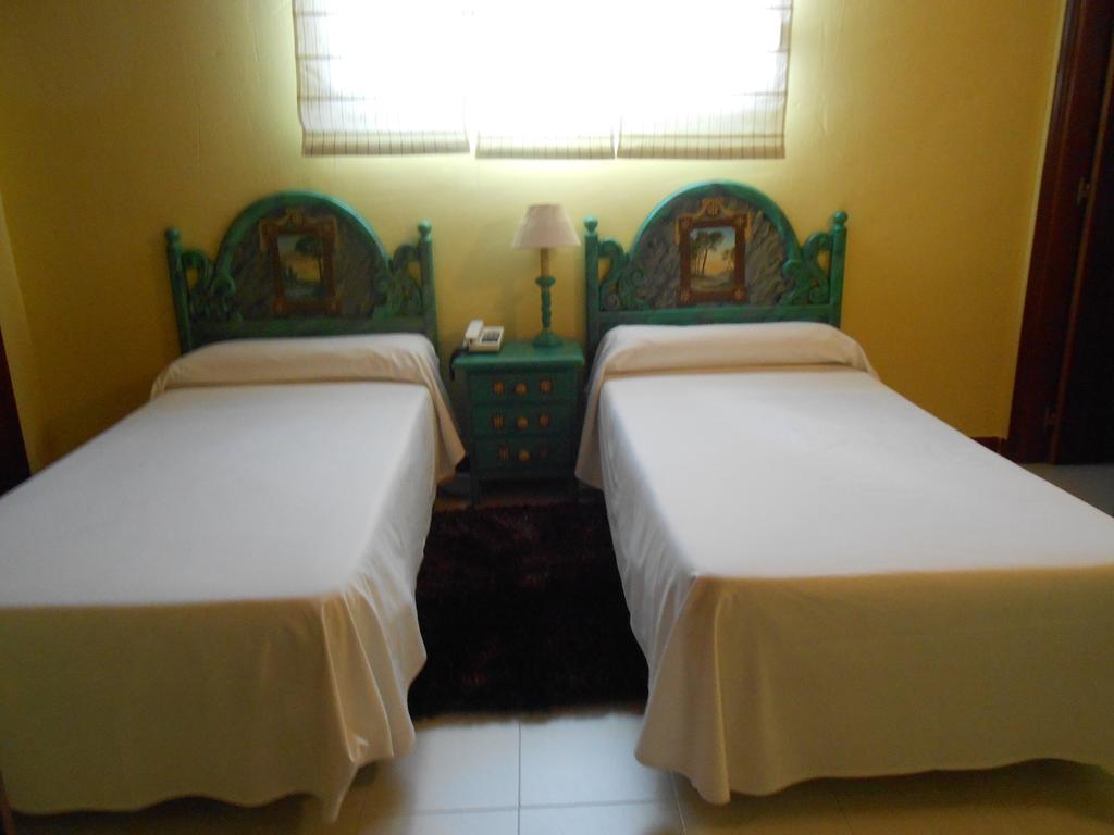 Hostal Burgos Torrecaballeros Eksteriør billede